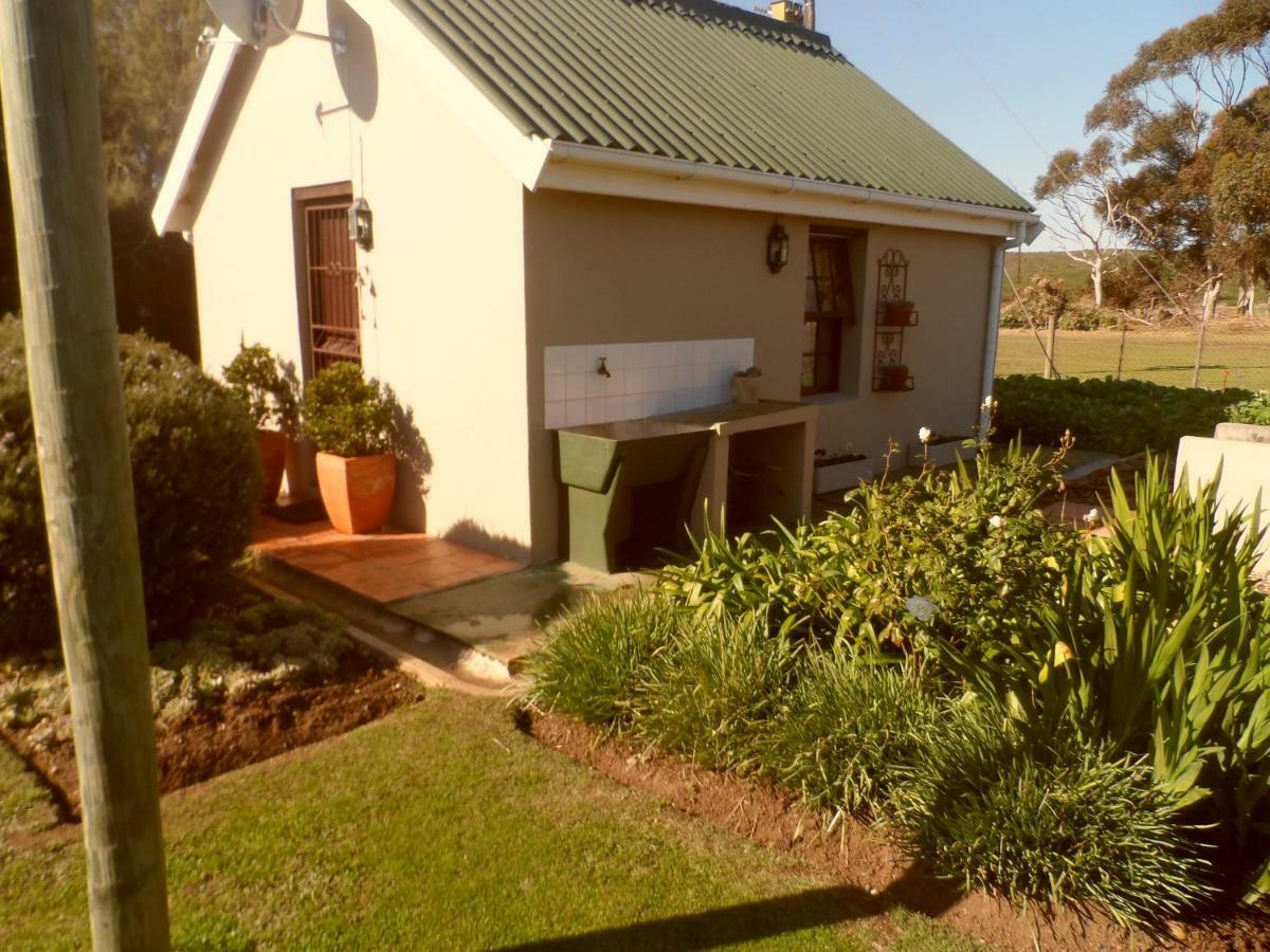 Staandakkie Guest Cottage Bredasdorp Bagian luar foto