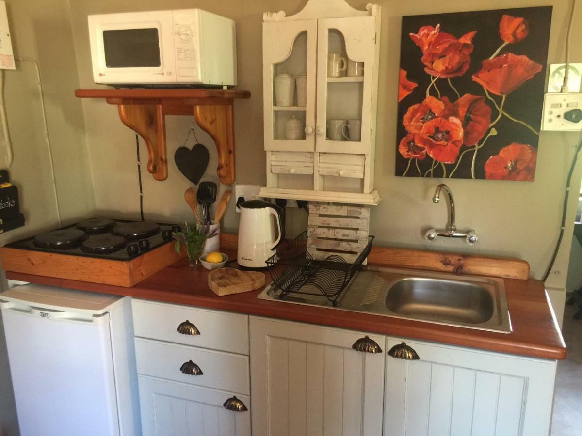Staandakkie Guest Cottage Bredasdorp Bagian luar foto